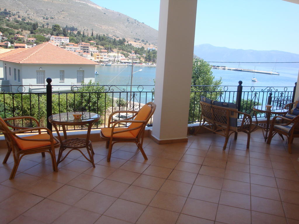 Santafemia Apartment Agia Efimia Bagian luar foto