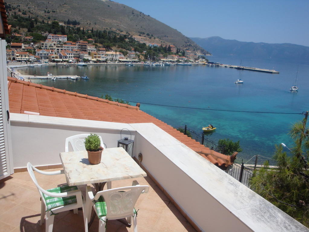 Santafemia Apartment Agia Efimia Ruang foto