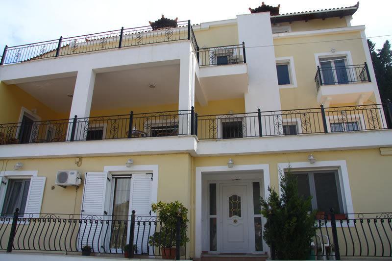 Santafemia Apartment Agia Efimia Bagian luar foto